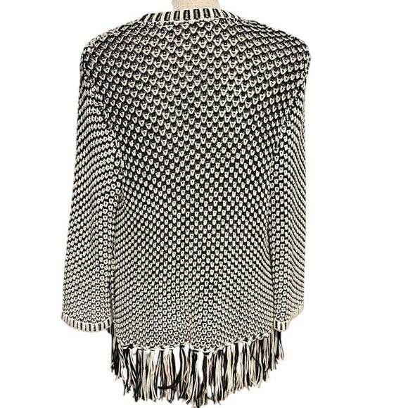 NEW Chicos Size 1 US M Bi Color Fringe Textured Cardigan Sweater Black White - Picture 2 of 5